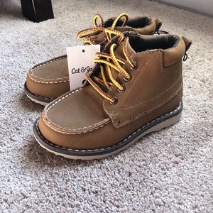 BNWT Tan lace up boots perfect for Fall and Winter